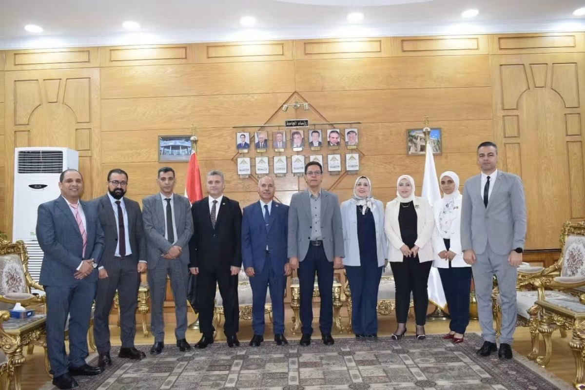 رئيس جامعة بنها يستقبل مدير وحدة التدريب المركزية بالمجلس الأعلى للجامعات والجهاز القومي لتنظيم الاتصالات