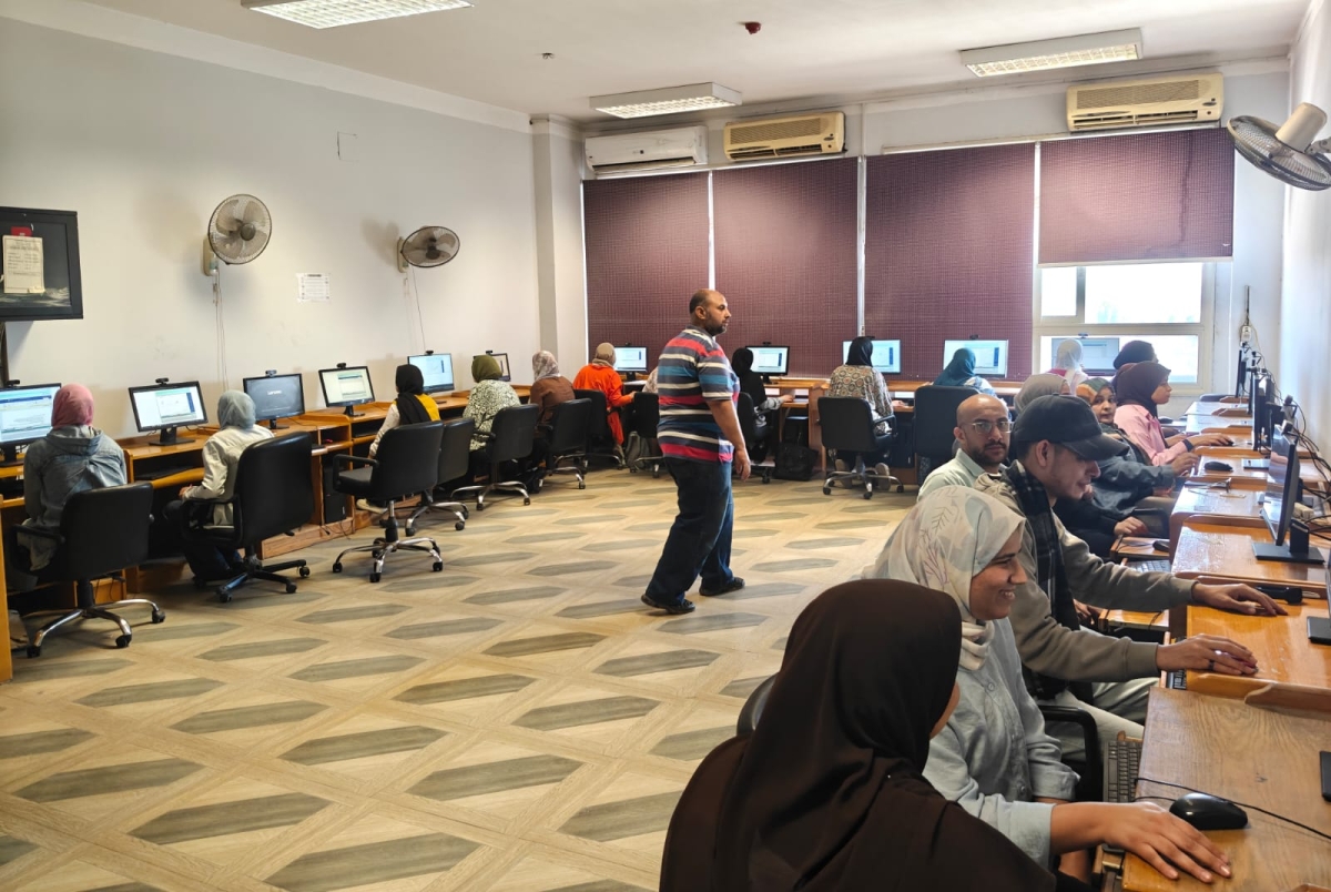 جانب من اختبار دورة التحول الرقمي بجامعة بنها G244 منح بوحدة التدريب علي تكنولوجيا المعلومات